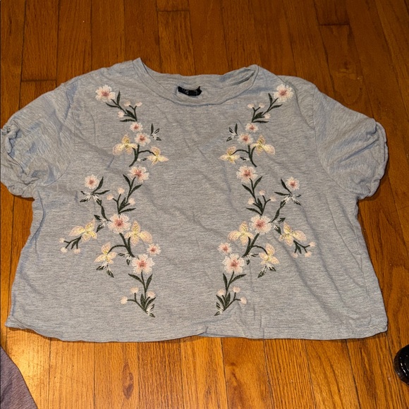 Topshop Tops - Top Shop Floral Embroidered Gray Women's Crop Top Size 10